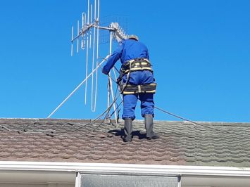 Recoating a roof